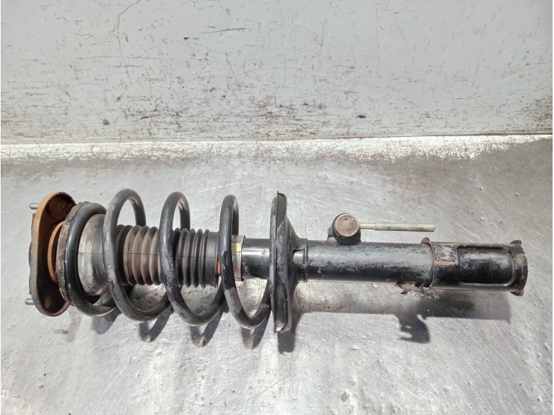 Recambio de amortiguador delantero derecho para toyota corolla (e12) 2.0 d-4d sol berlina referencia OEM IAM 4851002211  