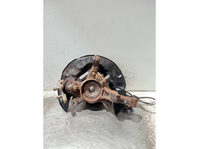 Recambio de mangueta delantera izquierda para toyota corolla (e12) 2.0 d-4d sol berlina referencia OEM IAM   
