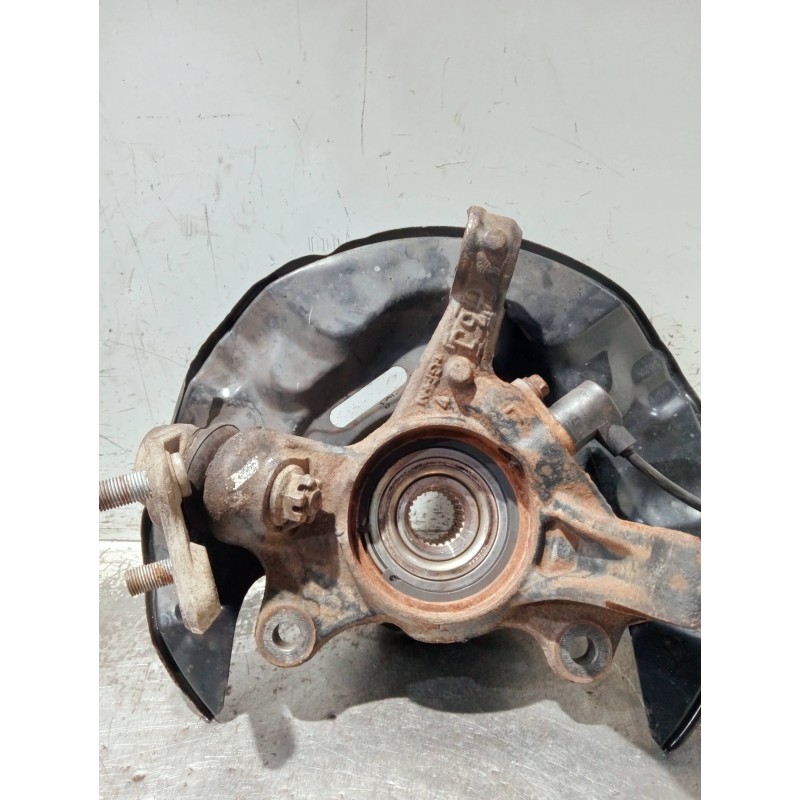 Recambio de mangueta delantera izquierda para toyota corolla (e12) 2.0 d-4d sol berlina referencia OEM IAM   