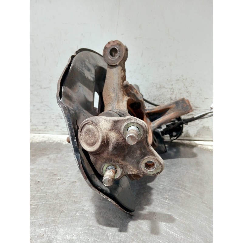 Recambio de mangueta delantera izquierda para toyota corolla (e12) 2.0 d-4d sol berlina referencia OEM IAM   