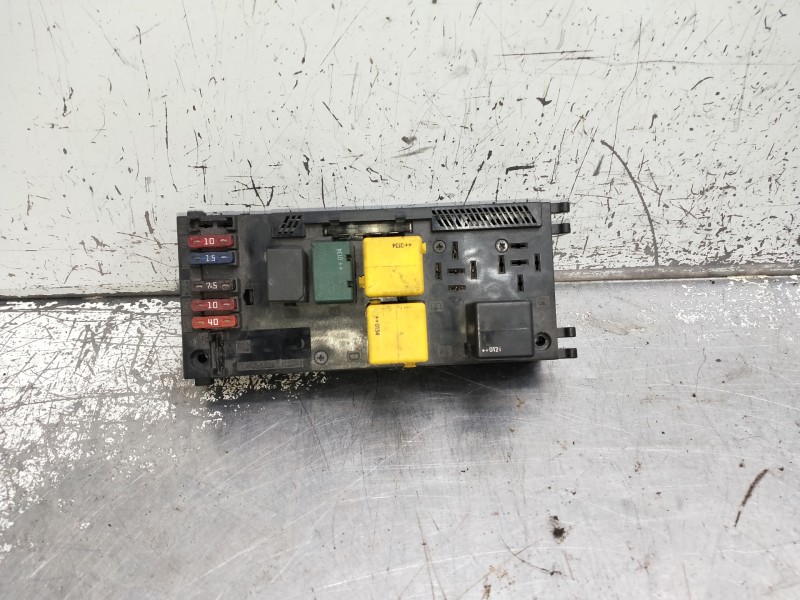 Recambio de caja reles / fusibles para mercedes clase e (w210) berlina diesel referencia OEM IAM A0025451801 28565506 