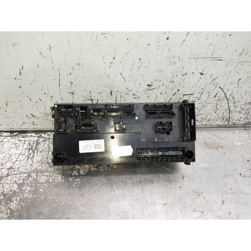 Recambio de caja reles / fusibles para mercedes clase e (w210) berlina diesel referencia OEM IAM A0025451801 28565506 