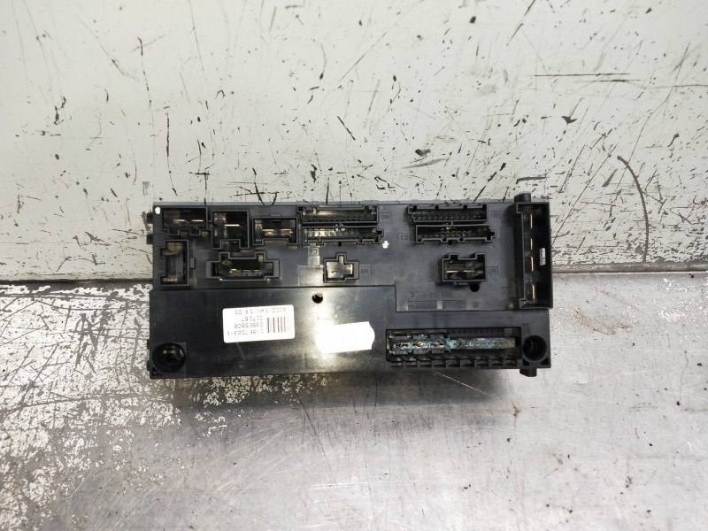 Recambio de caja reles / fusibles para mercedes clase e (w210) berlina diesel referencia OEM IAM A0025451801 28565506 