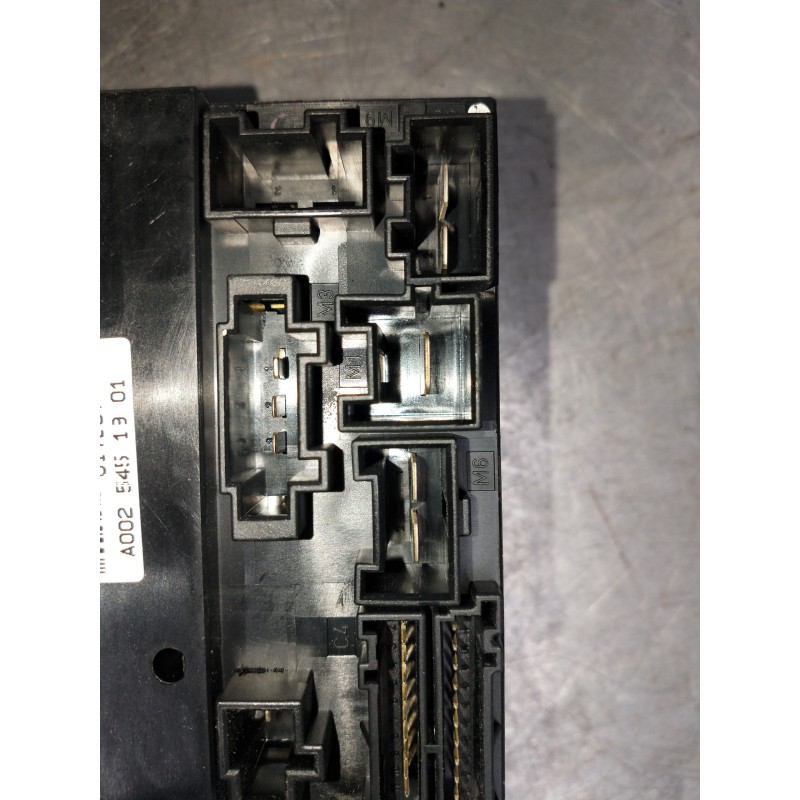Recambio de caja reles / fusibles para mercedes clase e (w210) berlina diesel referencia OEM IAM A0025451801 28565506 