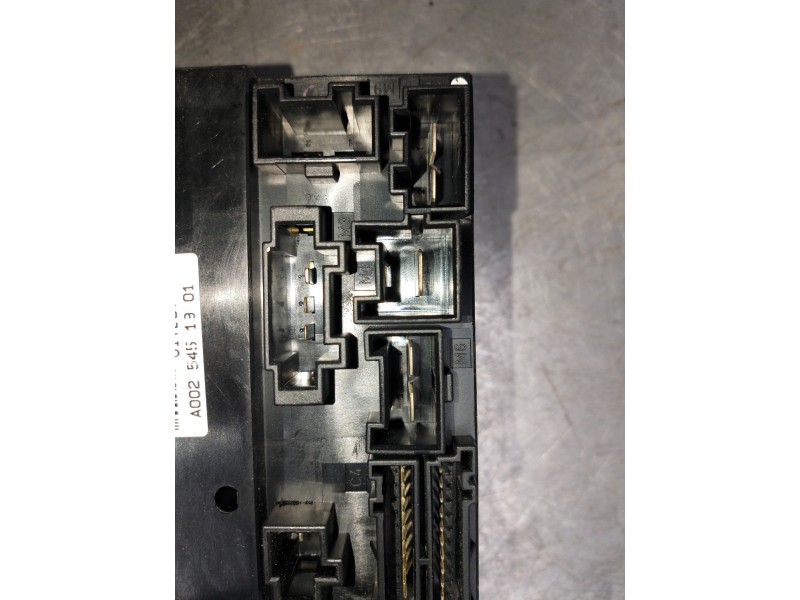Recambio de caja reles / fusibles para mercedes clase e (w210) berlina diesel referencia OEM IAM A0025451801 28565506 