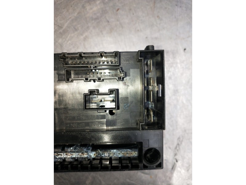 Recambio de caja reles / fusibles para mercedes clase e (w210) berlina diesel referencia OEM IAM A0025451801 28565506 