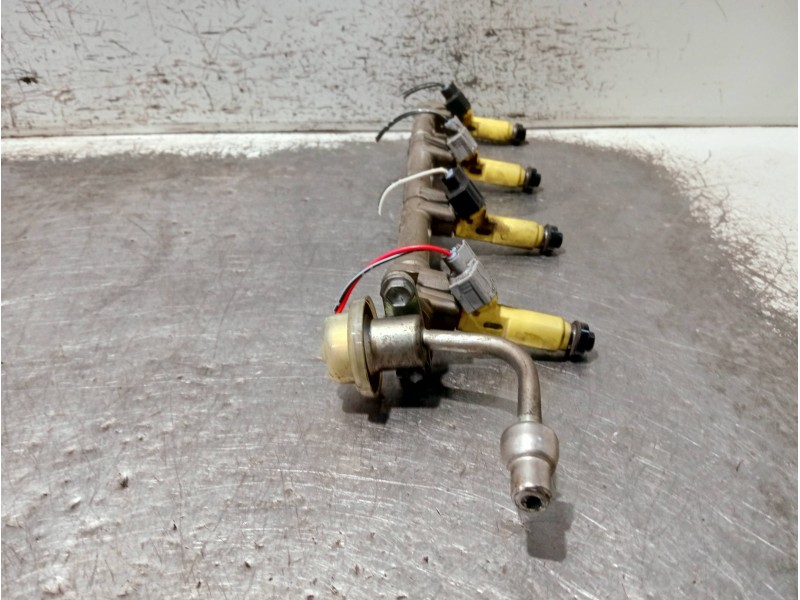 Recambio de rampa inyectora para toyota rav 4 (a2) referencia OEM IAM   