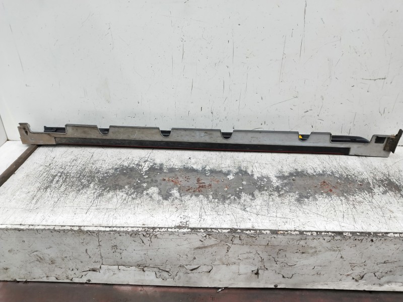 Recambio de faldon lateral para hyundai kona n os referencia OEM IAM 8775413000  DERECHO