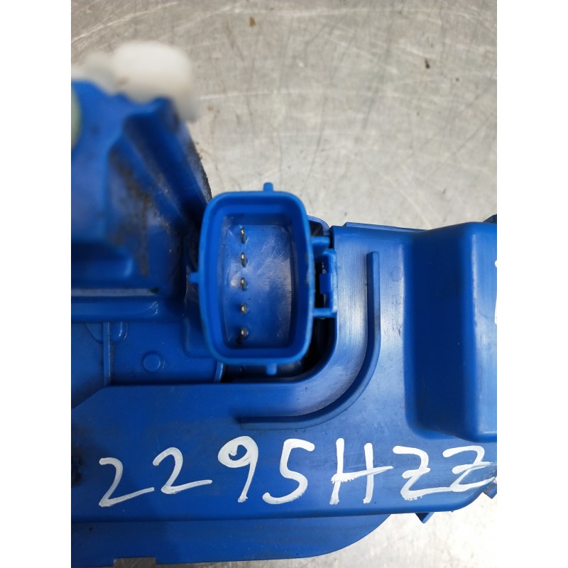 Recambio de motor cierre centralizado delantero izquierdo para fiat 500 l (330) referencia OEM IAM Z21B033308752018  5P