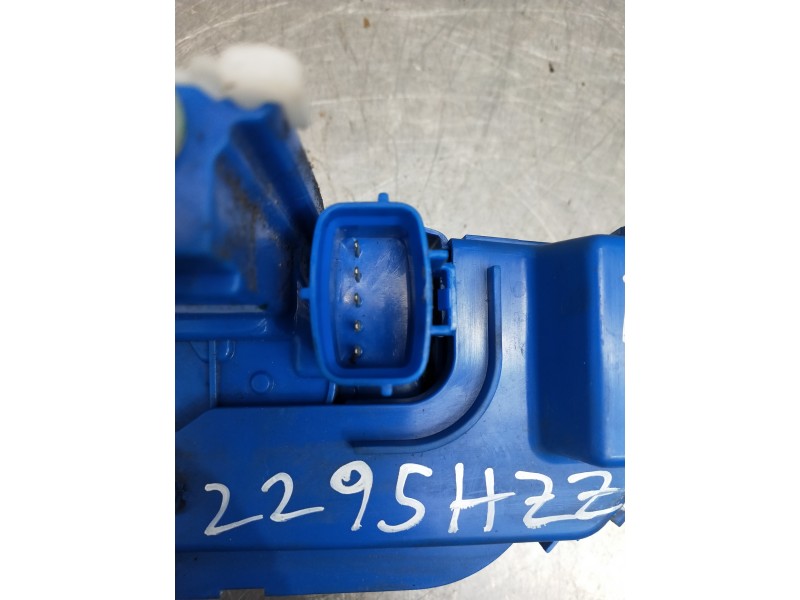 Recambio de motor cierre centralizado delantero izquierdo para fiat 500 l (330) referencia OEM IAM Z21B033308752018  5P