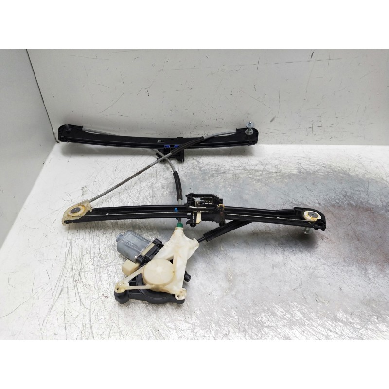 Recambio de elevalunas delantero izquierdo para audi a3 sedán (8vm) referencia OEM IAM 8V4837461 A001333046 5P