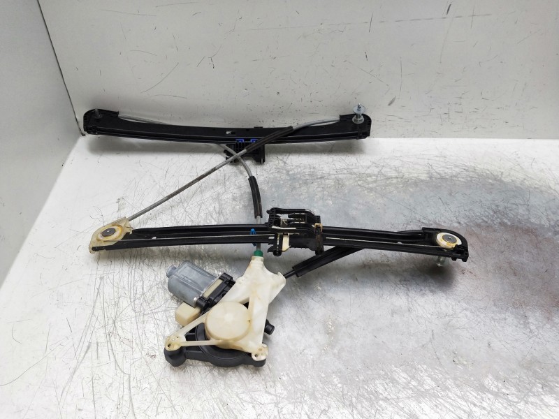 Recambio de elevalunas delantero izquierdo para audi a3 sedán (8vm) referencia OEM IAM 8V4837461 A001333046 5P