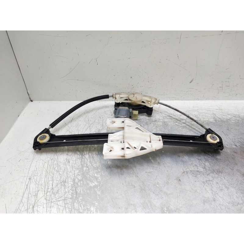 Recambio de elevalunas trasero derecho para audi a3 sedán (8vm) referencia OEM IAM 8V4839462 B002177150 5P