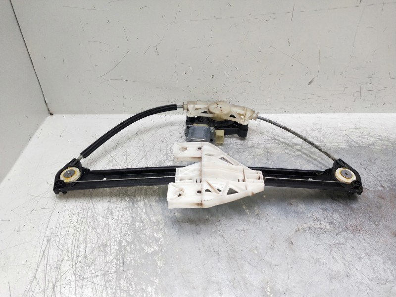 Recambio de elevalunas trasero derecho para audi a3 sedán (8vm) referencia OEM IAM 8V4839462 B002177150 5P