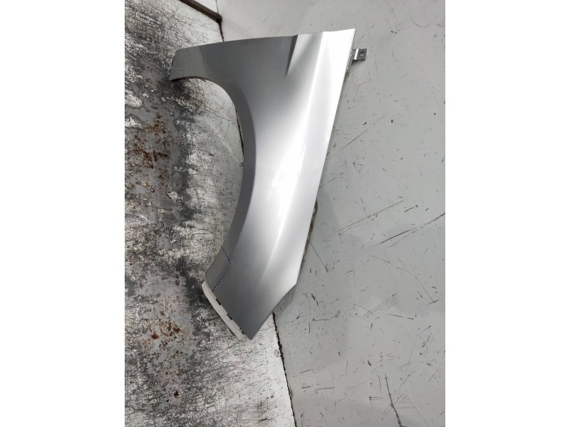 Recambio de aleta delantera derecha para ford focus turn. referencia OEM IAM   