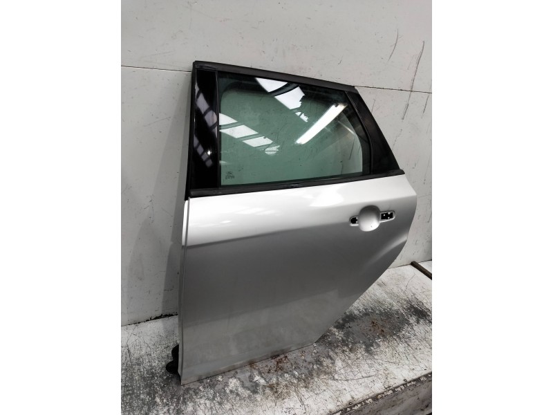 Recambio de puerta trasera izquierda para ford focus turn. referencia OEM IAM   5P