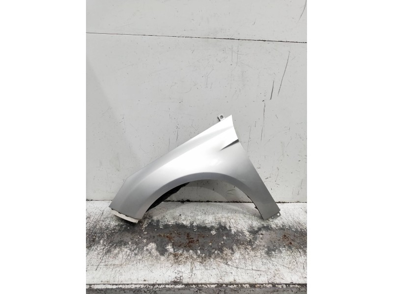 Recambio de aleta delantera izquierda para ford focus turn. referencia OEM IAM   