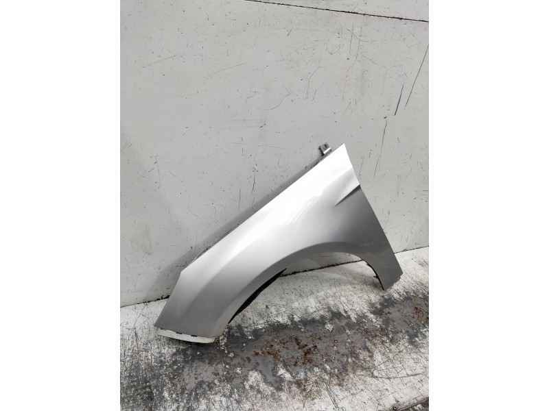 Recambio de aleta delantera izquierda para ford focus turn. referencia OEM IAM   