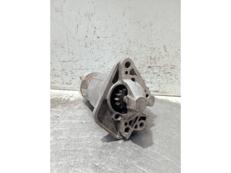 Recambio de motor arranque para renault clio ii fase ii (b/cb0) referencia OEM IAM 8200584675 M000T87881 