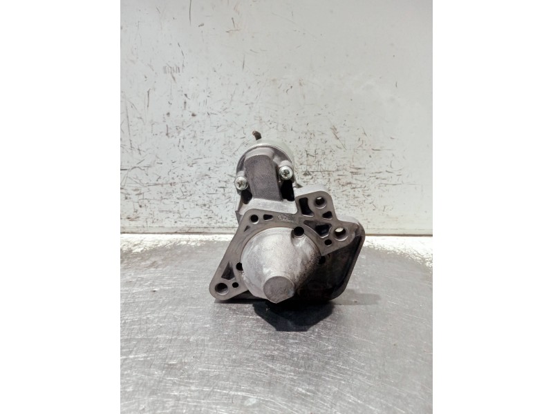 Recambio de motor arranque para renault clio ii fase ii (b/cb0) referencia OEM IAM 8200584675 M000T87881 