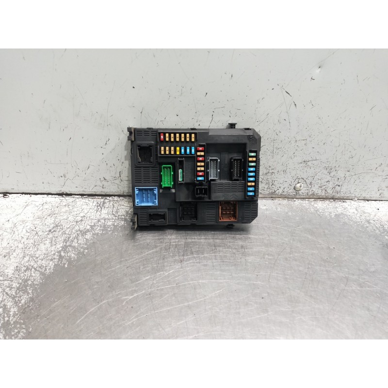 Recambio de caja reles / fusibles para citroen c-elysée referencia OEM IAM 9819849680  