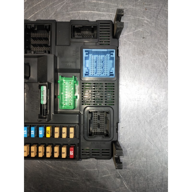 Recambio de caja reles / fusibles para citroen c-elysée referencia OEM IAM 9819849680  