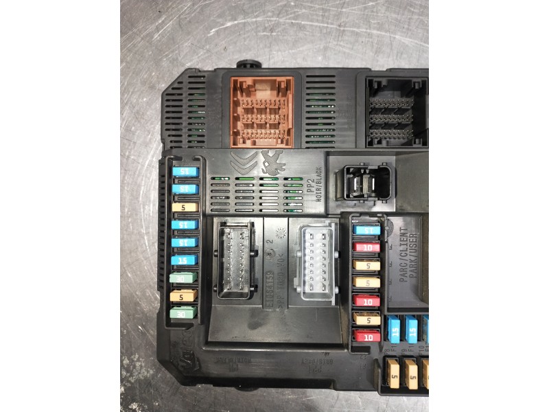 Recambio de caja reles / fusibles para citroen c-elysée referencia OEM IAM 9819849680  