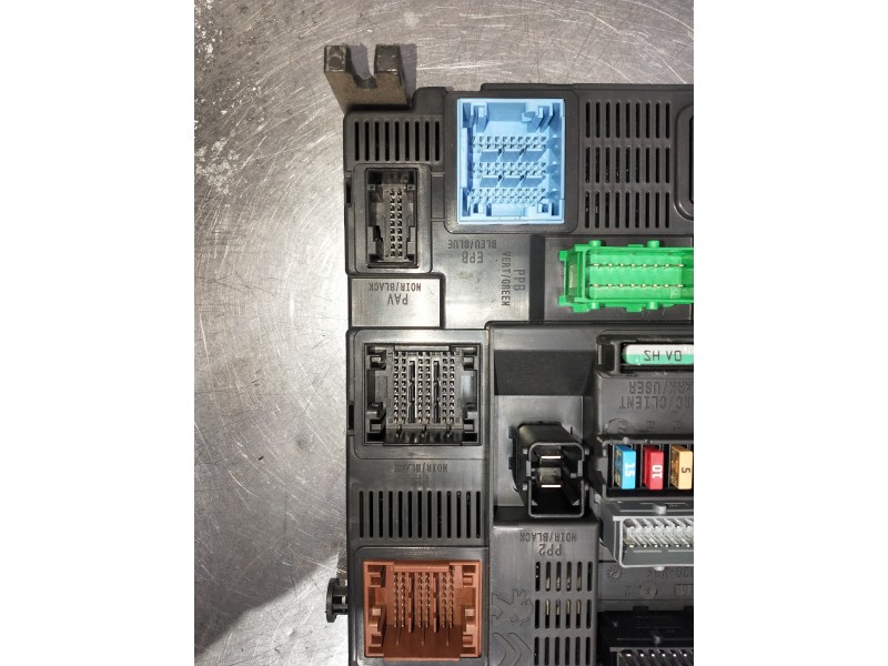 Recambio de caja reles / fusibles para citroen c-elysée referencia OEM IAM 9819849680  