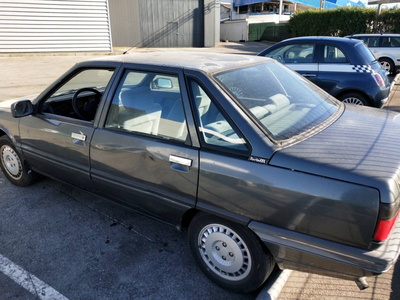 renault 21 berlina (b/l48) del año 1988