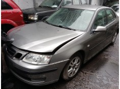 saab 9-3 berlina del año 2004