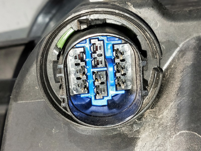 Recambio de faro izquierdo para hyundai kona n os referencia OEM IAM   