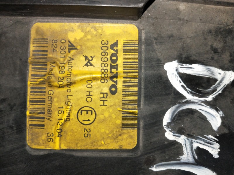 Recambio de faro derecho para volvo v50 familiar referencia OEM IAM 30698886 0301198204 