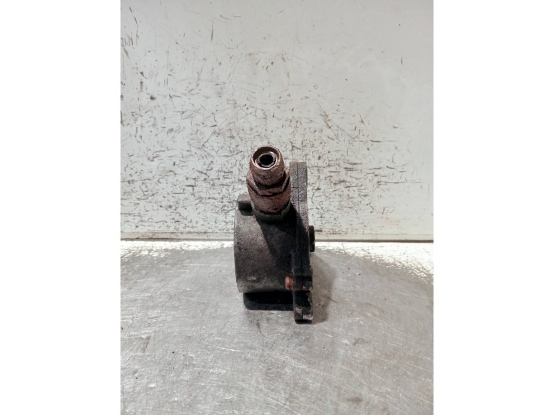 Recambio de depresor freno / bomba vacio para renault master ii phase 2 caja cerrada referencia OEM IAM VP8001B  
