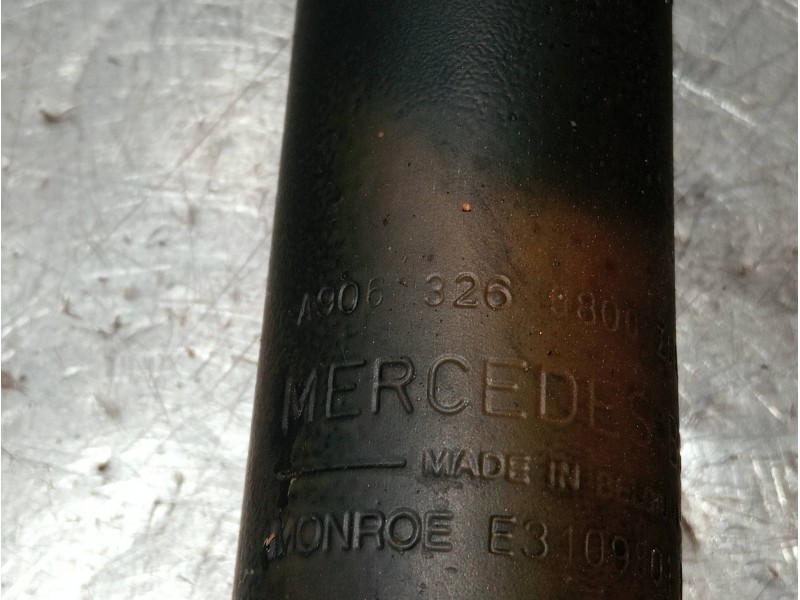 Recambio de amortiguador trasero izquierdo para volkswagen crafter combi (2e) referencia OEM IAM A9063260800  