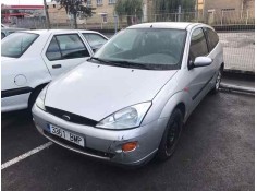 ford focus berlina (cak) del año 2001