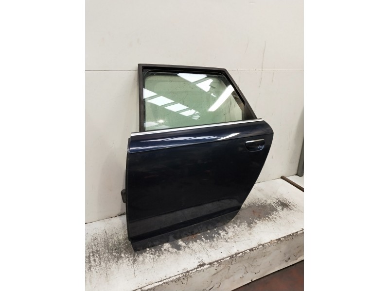 Recambio de puerta trasera izquierda para audi a6 avant (4f5) referencia OEM IAM   5P