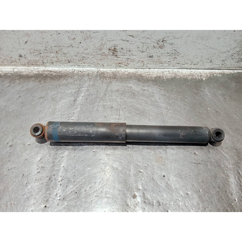 Recambio de amortiguador trasero izquierdo para mitsubishi canter 4.05  chasis 75 cabina individual (comfort) referencia OEM IAM