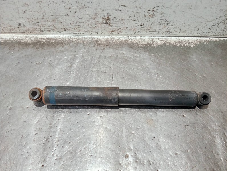 Recambio de amortiguador trasero izquierdo para mitsubishi canter 4.05  chasis 75 cabina individual (comfort) referencia OEM IAM
