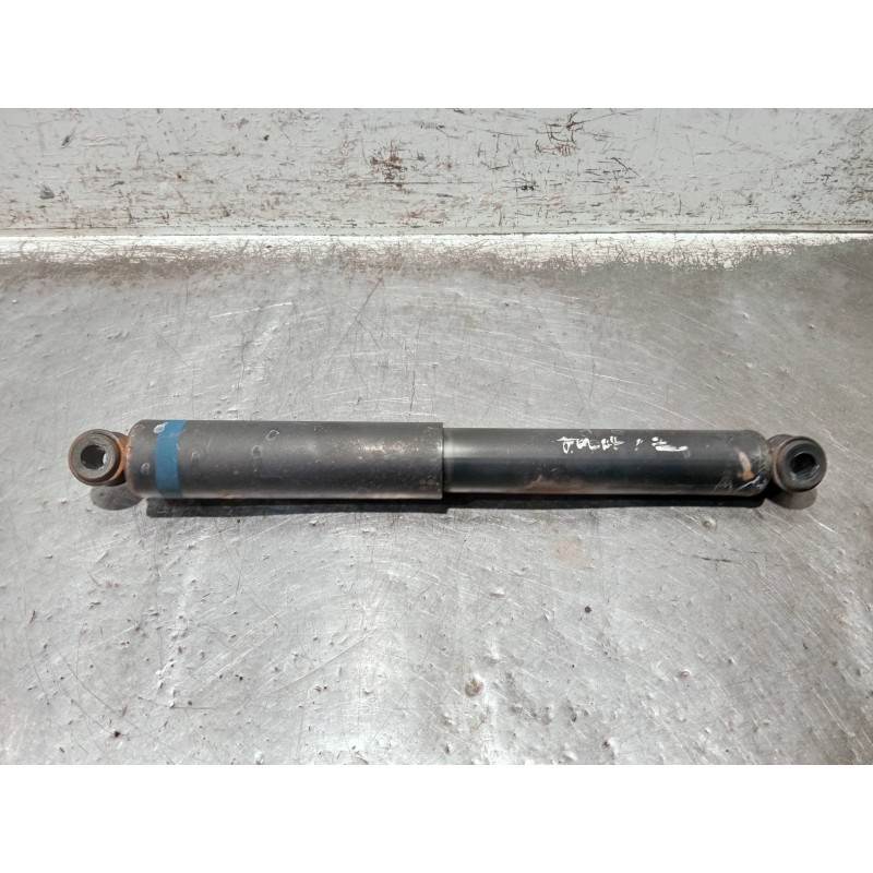 Recambio de amortiguador trasero izquierdo para mitsubishi canter 4.05  chasis 75 cabina individual (comfort) referencia OEM IAM
