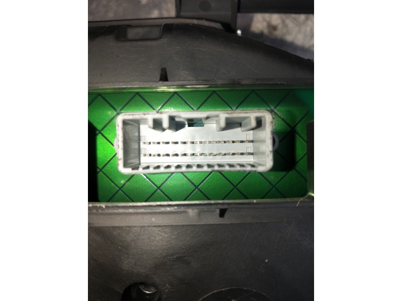 Recambio de cuadro instrumentos para renault clio iii referencia OEM IAM 8200821001 7AGEJ590383 