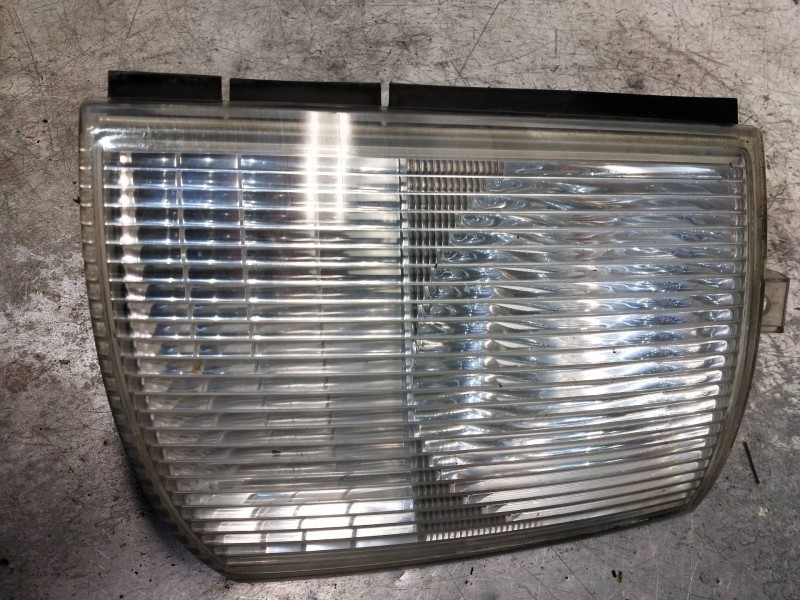 Recambio de piloto delantero izquierdo para mitsubishi canter 4.05  chasis 75 cabina individual (comfort) referencia OEM IAM 893