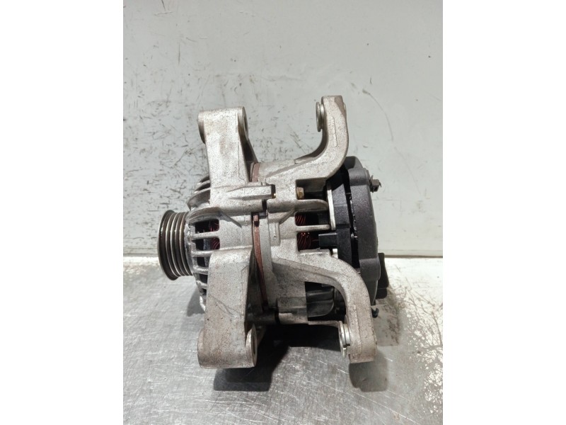 Recambio de alternador para opel corsa c referencia OEM IAM 24437119 0124225041 