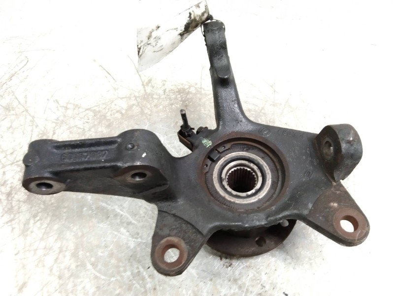 Recambio de mangueta delantera derecha para lancia kappa coupe 3.0 v6 24v cat referencia OEM IAM   