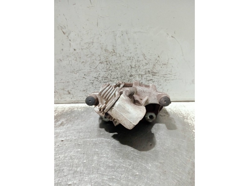 Recambio de pinza freno trasera derecha para ford focus turn. referencia OEM IAM A426X  