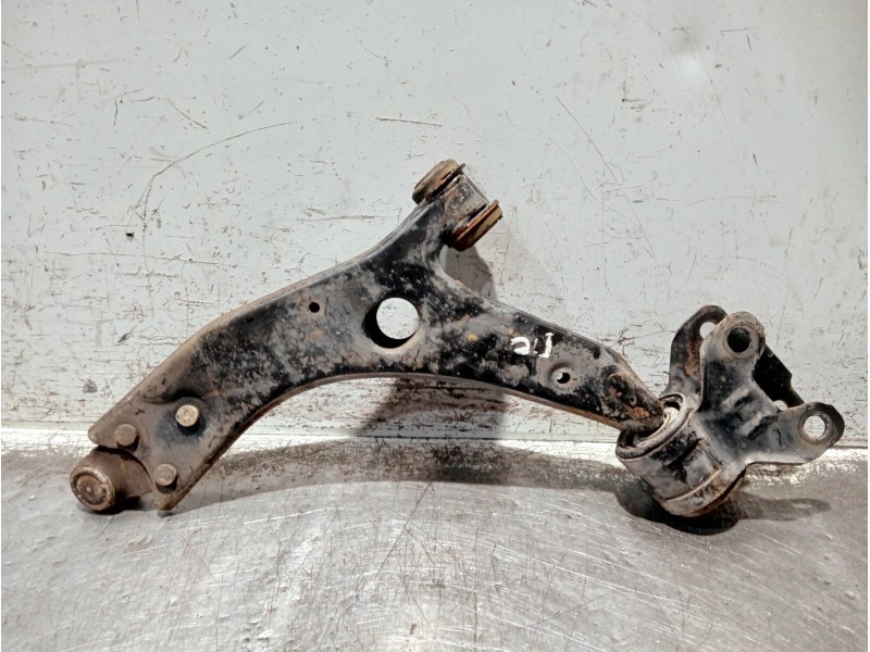 Recambio de brazo suspension inferior delantero derecho para ford focus turn. referencia OEM IAM BV613C339AAA  