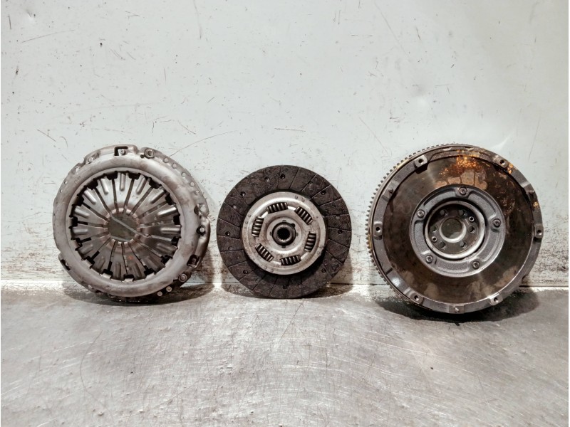 Recambio de kit embrague para ford focus turn. referencia OEM IAM 07L36940Y0 6366000017 