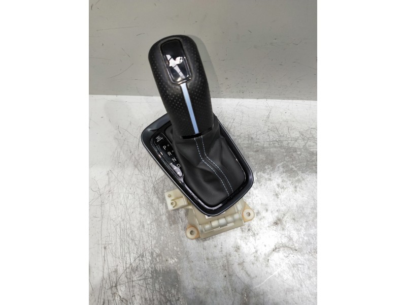Recambio de palanca cambio para hyundai kona n os referencia OEM IAM 46700J9310  