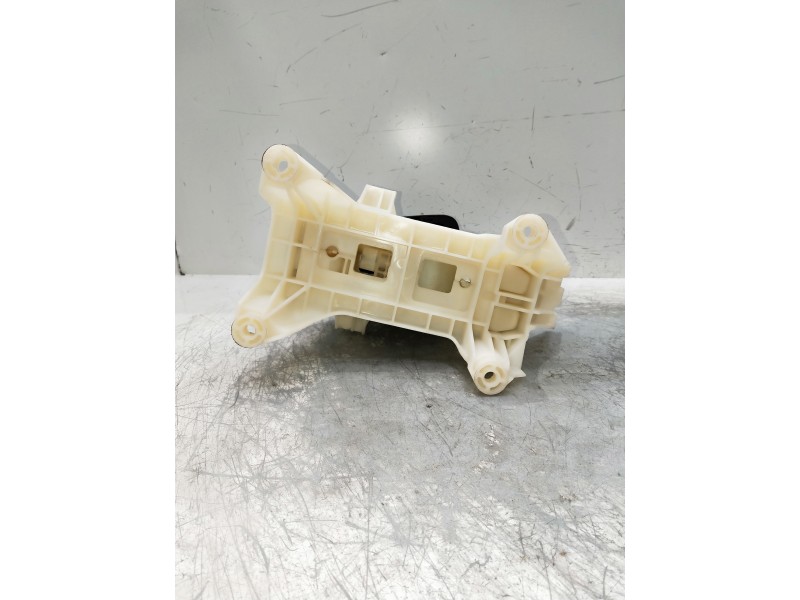 Recambio de palanca cambio para hyundai kona n os referencia OEM IAM 46700J9310  
