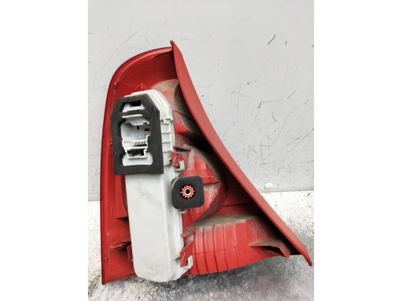 Recambio de piloto trasero derecho para renault clio ii fase ii (b/cb0) referencia OEM IAM   