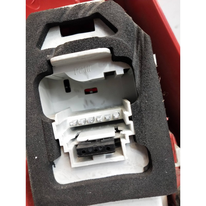 Recambio de piloto trasero derecho para renault clio ii fase ii (b/cb0) referencia OEM IAM   